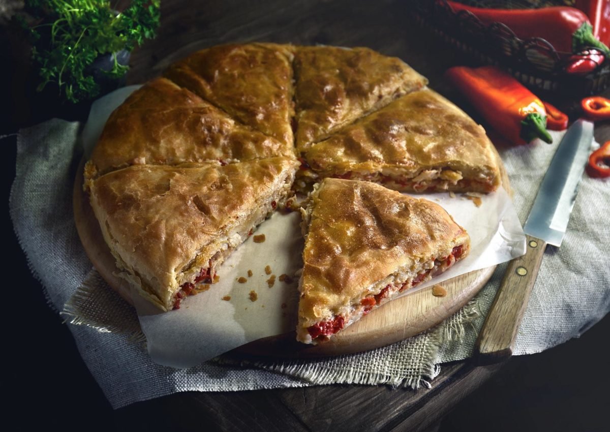 Verga Παραδοσιακή Χειροποίητη Τυρόπιτα με κόκκινη πιπεριά Φλωρίνης